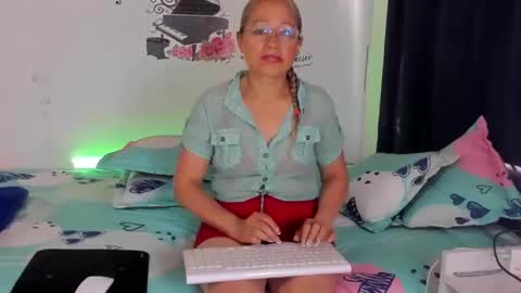anthonela_mature_ online show from 12/11/24, 06:52