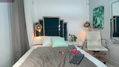 Anthonelaa   online show from 06/03/26, 08:25
