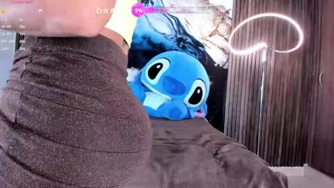 Anthoneladoll online show from 04/19/26, 03:00