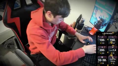 Snapshot of anthonyloveseks chatting on 12/01/25, 04:01 Anthony online show from 12/01/25, 04:01