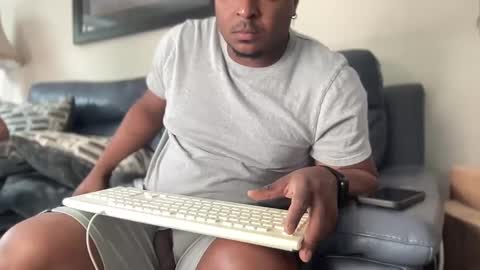 Snapshot of anthonyscreet chatting on 09/28/25, 09:20 anthonyscreet online show from 09/28/25, 09:20