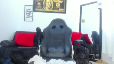 Snapshot of anthonyy_miller1 chatting on 03/07/26, 05:10 anthony online show from 03/07/26, 05:10