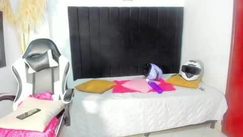       online show from 04/21/26, 02:51