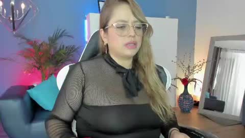 Snapshot of anto_thompson chatting on 06/20/26, 08:00 Antonella online show from 06/20/26, 08:00