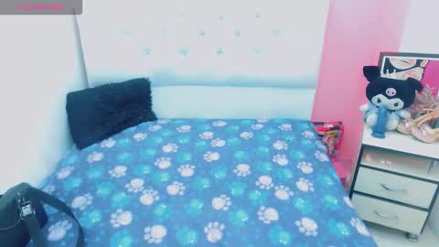 Snapshot of antonela_xx3 chatting on 03/04/26, 10:27 antonela_xx3 online show from 03/04/26, 10:27