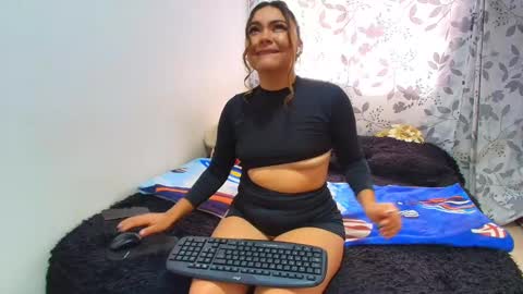 Snapshot of antonella0769 chatting on 01/17/25, 03:00 ANTONELLA WILLIAM  INDEPENDIENTE online show from 01/17/25, 03:00