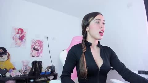 Snapshot of antonella_28_ chatting on 09/20/25, 10:33 Antonella online show from 09/20/25, 10:33