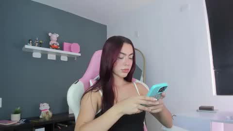 Snapshot of antonella_28_ chatting on 06/09/26, 09:15 Antonella online show from 06/09/26, 09:15
