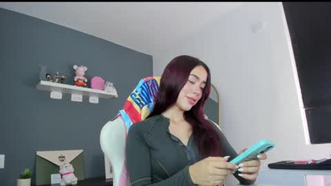 Snapshot of antonella_28_ chatting on 06/24/26, 10:53 Antonella online show from 06/24/26, 10:53