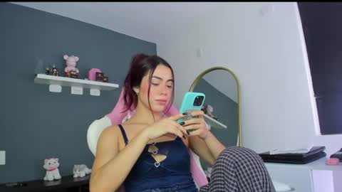 Snapshot of antonella_28_ chatting on 07/16/26, 09:43 Antonella online show from 07/16/26, 09:43