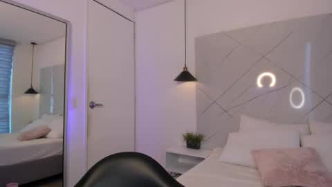 Antonella online show from 12/03/25, 09:35