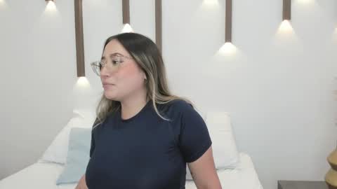 A N T O N E L L A  online show from 01/20/25, 05:59