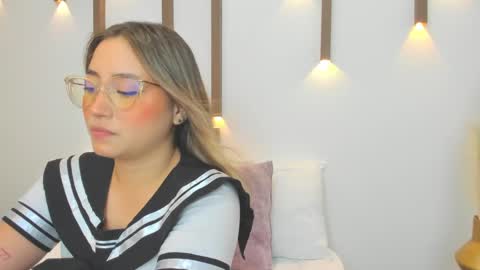 A N T O N E L L A  online show from 02/13/25, 12:00