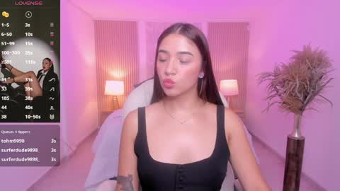 Snapshot of antonella_grayy chatting on 04/22/26, 11:12 Antonella Grayy online show from 04/22/26, 11:12
