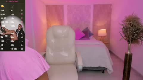 Snapshot of antonella_grayy chatting on 04/25/26, 11:02 Antonella Grayy online show from 04/25/26, 11:02