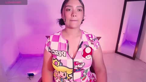 Snapshot of antonella_hot_x chatting on 10/29/25, 12:24 Antonella online show from 10/29/25, 12:24