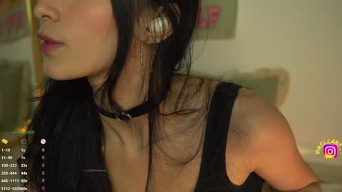 Snapshot of antonella_maitt chatting on 12/24/24, 04:33 Nell. online show from 12/24/24, 04:33