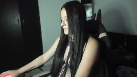 Snapshot of antonella_naughty1 chatting on 07/28/26, 08:23 antonella online show from 07/28/26, 08:23