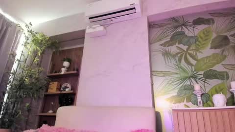 Snapshot of antonella_rossi24 chatting on 05/22/26, 08:47 Antonella Rossi online show from 05/22/26, 08:47