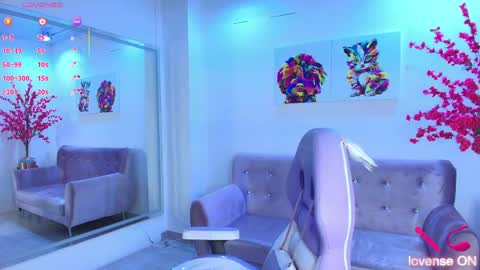 Snapshot of antonella_wiild chatting on 05/17/26, 03:48 Antonella online show from 05/17/26, 03:48