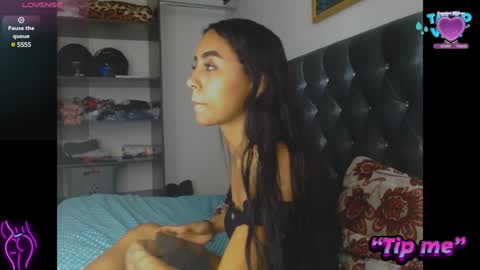 Snapshot of antonellaandnoah chatting on 01/04/25, 03:49 AntonellaAndNoah online show from 01/04/25, 03:49