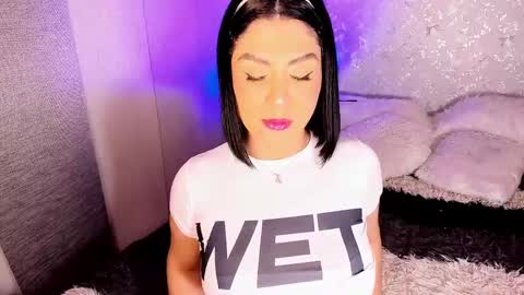 Snapshot of antonellaferrerr_1 chatting on 05/01/26, 03:00 Antonella Ferrer online show from 05/01/26, 03:00