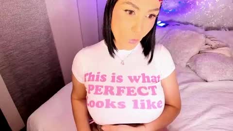 Snapshot of antonellaferrerr_1 chatting on 05/04/26, 04:19 Antonella Ferrer online show from 05/04/26, 04:19