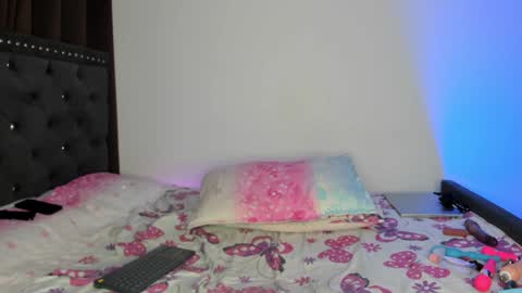 help me reach 100 likes babe online show from 12/11/24, 11:43