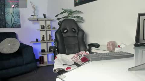 Antonella  online show from 04/15/26, 08:09