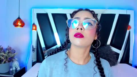 A N T O N E L L E  online show from 02/22/25, 11:35