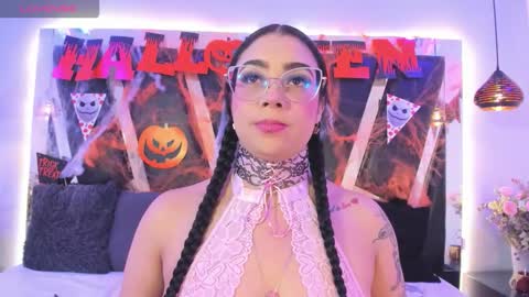 A N T O N E L L E  online show from 10/19/25, 11:22