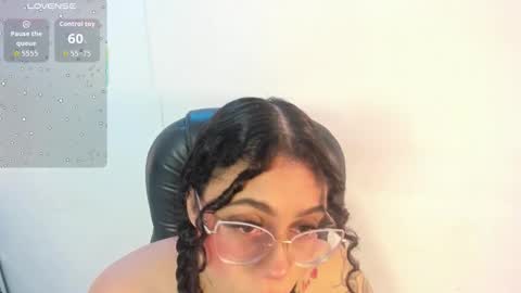 A N T O N E L L E  online show from 11/30/25, 11:25