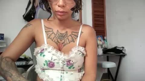 Snapshot of antoniabloom chatting on 05/17/26, 03:48 Antonia online show from 05/17/26, 03:48