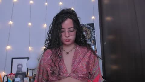 Snapshot of antoniart_ chatting on 06/05/26, 02:29 Antonia online show from 06/05/26, 02:29