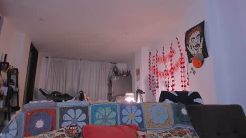 Snapshot of antoniart_ chatting on 06/30/26, 04:24 Antonia online show from 06/30/26, 04:24