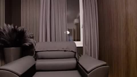 HI My name is Antonio online show from 12/19/25, 07:32