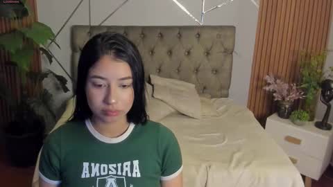 Antonella online show from 10/25/25, 08:22