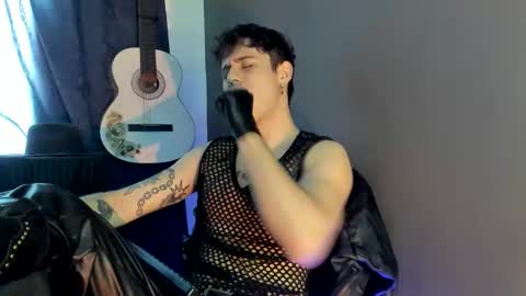 antonnello_ online show from 12/04/25, 04:27