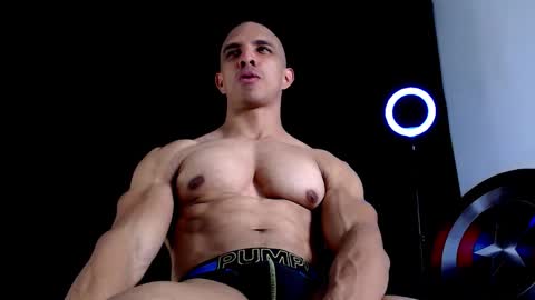 Instagram miguelangel1802  online show from 11/25/25, 02:22