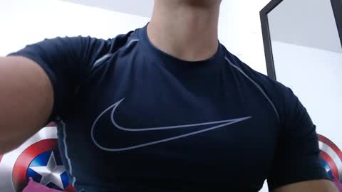 Instagram miguelangel1802  online show from 04/02/26, 01:47