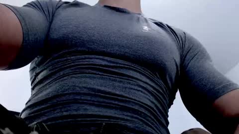 Instagram miguelangel1802  online show from 04/18/26, 11:16