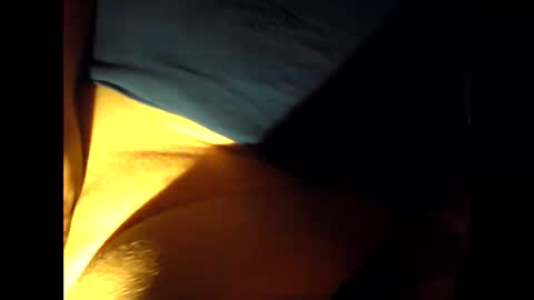 Snapshot of antxon12 chatting on 02/18/25, 04:04 antxon12 online show from 02/18/25, 04:04