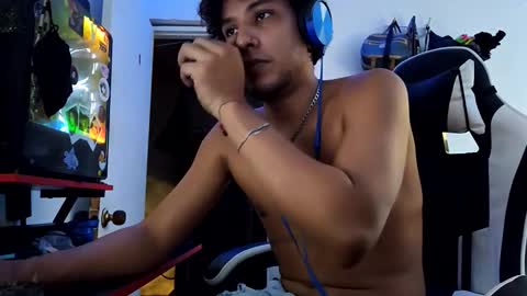 AnuarDHM online show from 10/07/25, 12:52