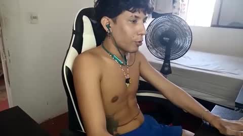 AnuarDHM online show from 11/21/25, 03:44