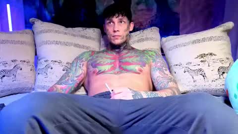 Tom online show from 12/17/25, 05:24