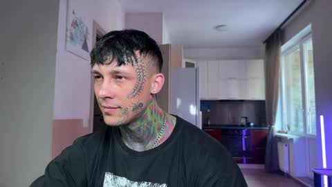 Tom online show from 04/10/26, 06:51