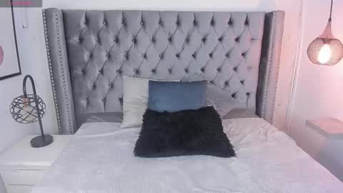 anya_belth online show from 10/26/25, 03:51