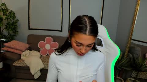 Anya online show from 03/28/26, 01:43