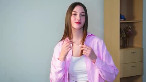 Snapshot of anyawuensche chatting on 02/23/26, 01:19 Emely online show from 02/23/26, 01:19