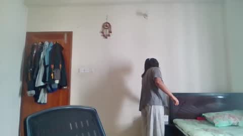 anydanyg online show from 10/21/25, 06:14